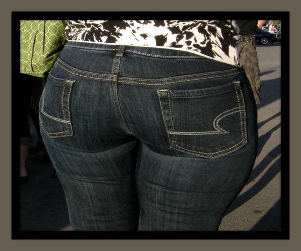 NICE OUTDOOR ASS!