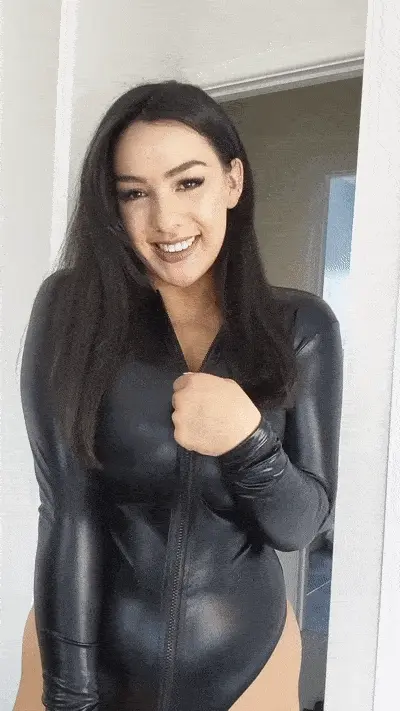 She is so fucking hot!