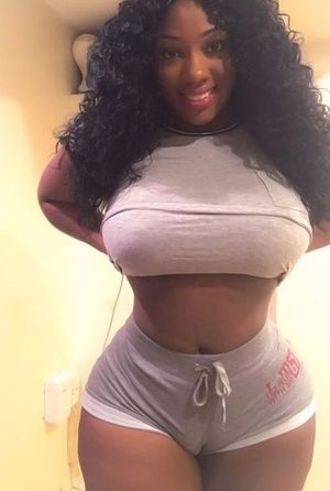 SEXY PLUS SIZE PHAT ASS