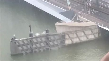 MILF getting off at the hotel we had sex