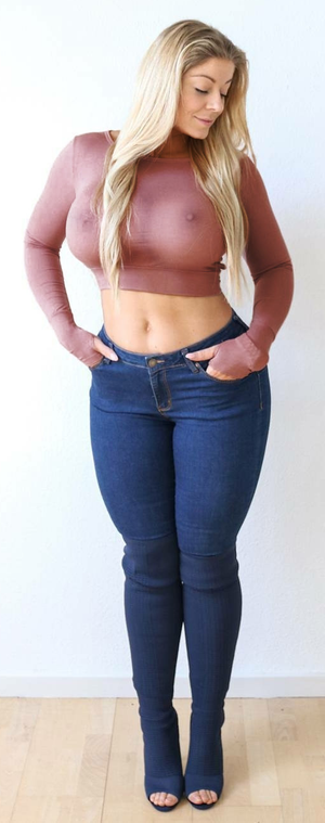 WOW CURVY THICK SEXY PAWG