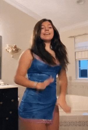 Sexy teen dancing her sexy body