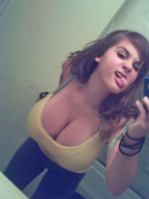 EPIC BOOBS - Cute Cleavage