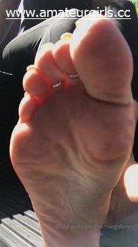 Watch more on AMATEURGIRLS[dot]CC Model: [ footsiegalore ]