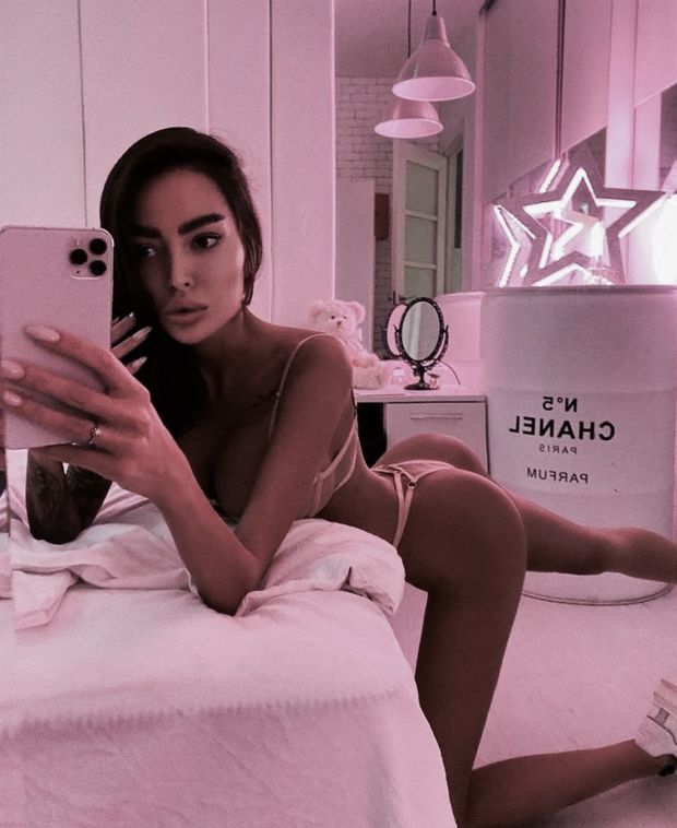Sexy Selfie Slim Teen