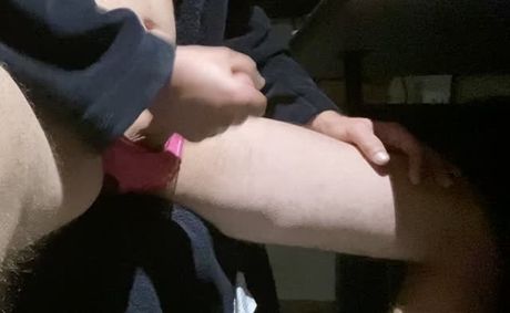 Grosse ejac avec la culotte de ma femme