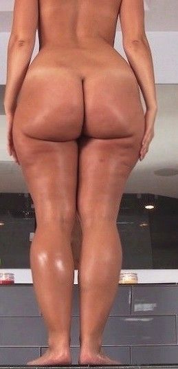 LONG LEGS PHAT WHOOTY BOOTY