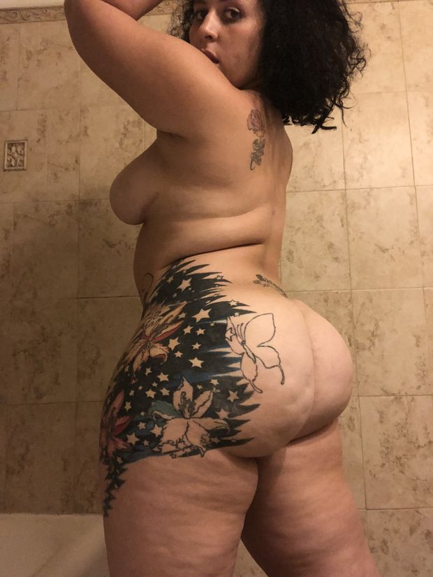Thunda ass in shower
