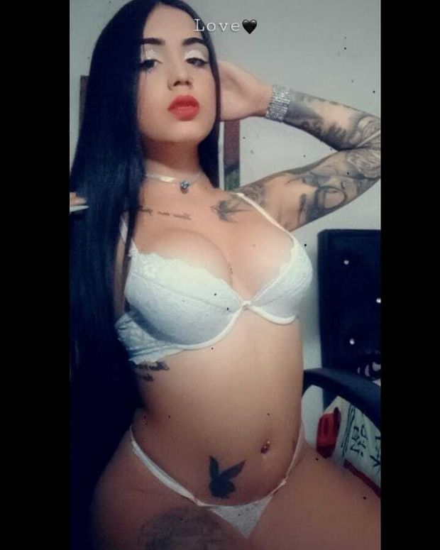 Danna Correa - beautiful body - super hot