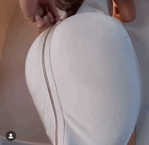 Unzipping a big ass