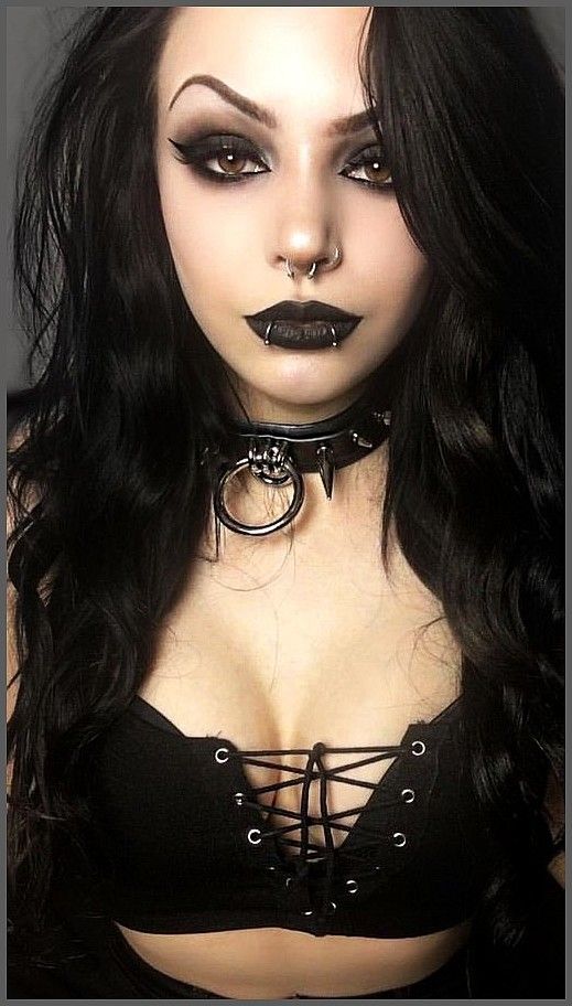 [ Nice Bosoms Goth Babe ]