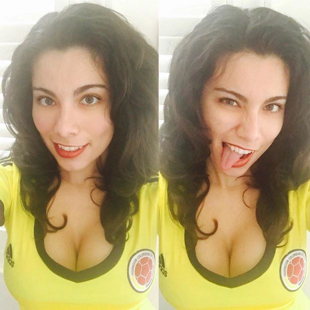 Sexy Colombian Friend Nathaly - Babe Cleavage  wife