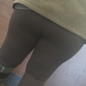 Real close up creeper PIC of this MATURE BBW