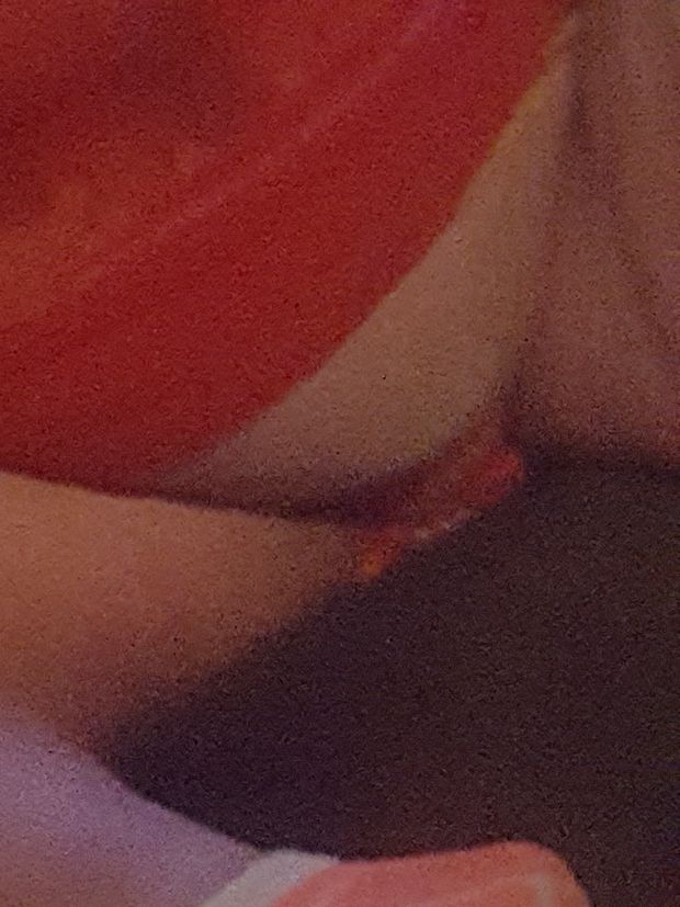 This is my mom's fat pussy under belly roll