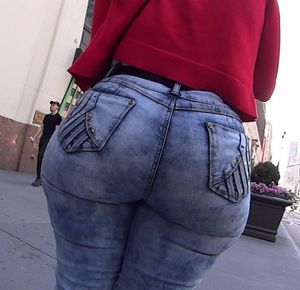 VERY LARGE ASS STUFFED IN TIGHT JEANS