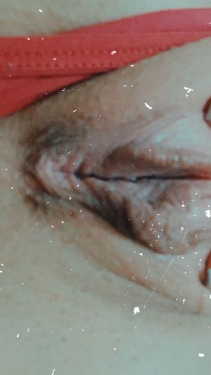 Let me know in the comments below if u like my pussy lips