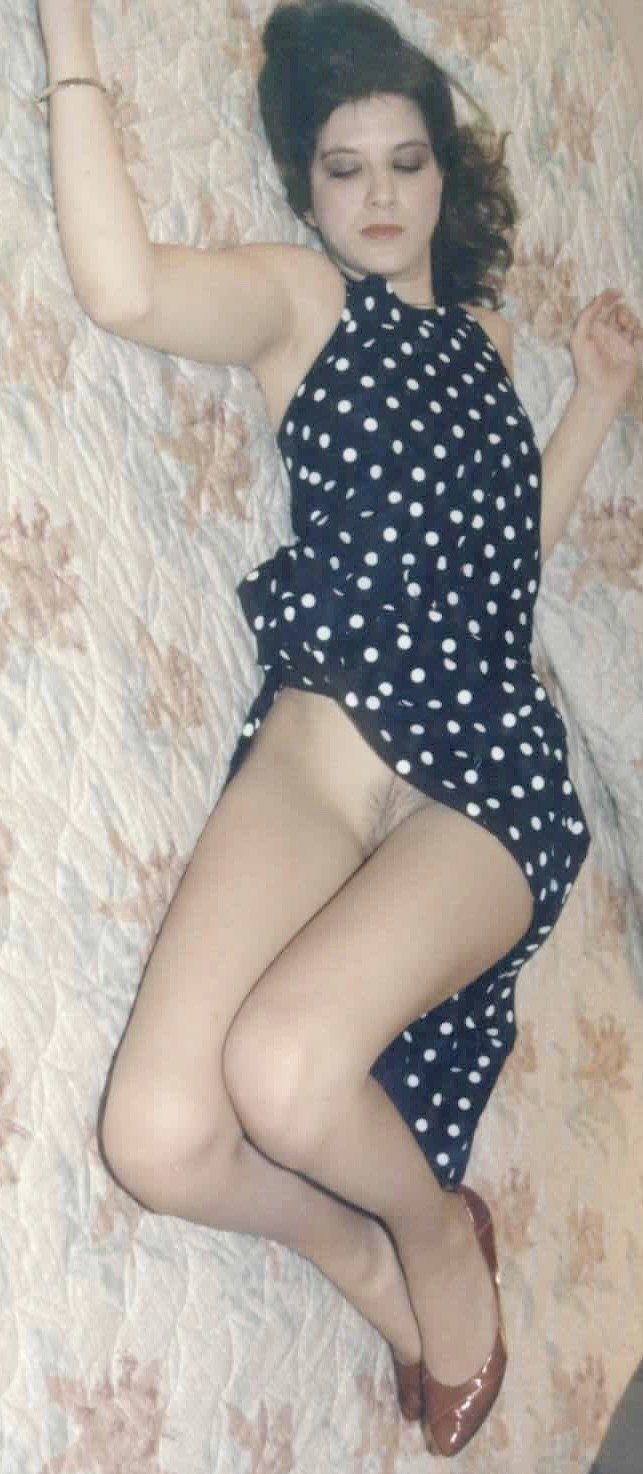 Sleeping with no panties. Ready to get fucked.