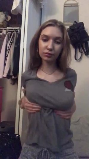 video of flashing tits teen