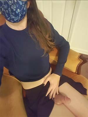 Shemale not wearing underwear under her skirt in Florida - St-Petersburg