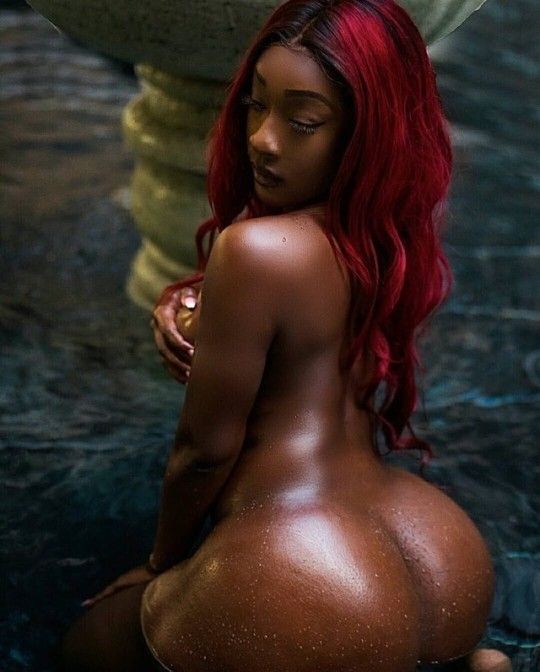 Red-haired Black beauty