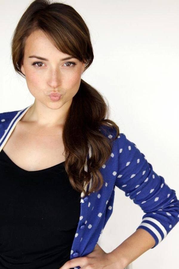 Milana Vayntrub