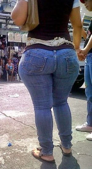 NICE N THICK CANDID BOOTY