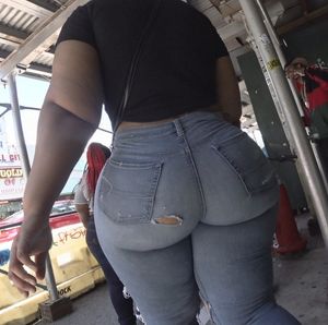 VERY LARGE ASS STUFFED IN TIGHT JEANS
