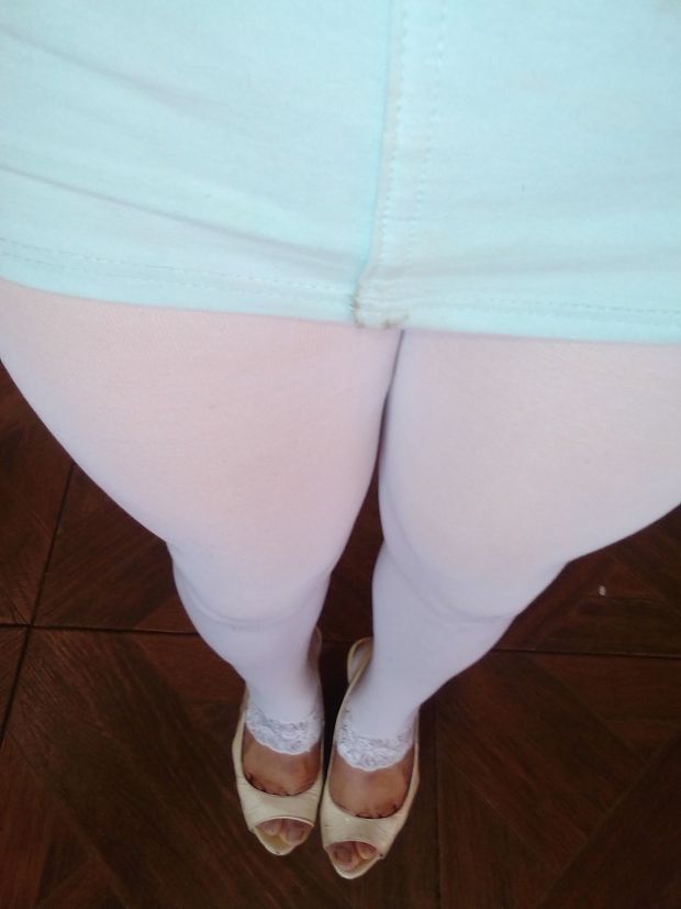 Tacones minifalda y medias sexis