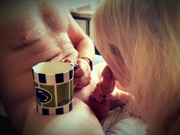 Best way to wake up, coffee and a blowjob