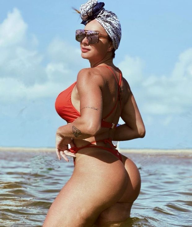 Brazilian Juju Salimeni #26
