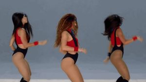 Shakira doing exercise right