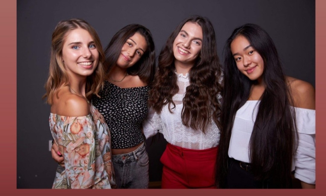 Choose one and f*ck her hard ! 5 ❤️
