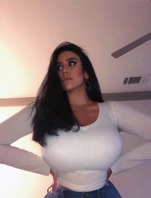 Slim waist, huge knockers