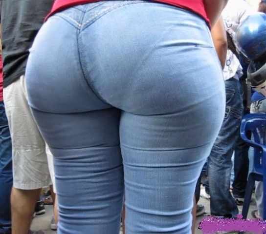 PHAT FAT PAWG ASS IN JEANS