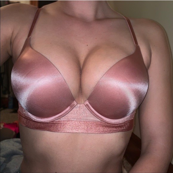 VS Bombshell slut