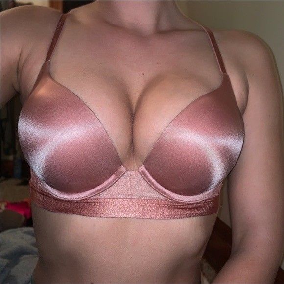 VS Bombshell slut
