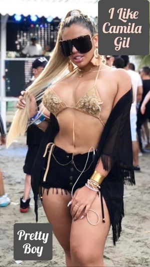 CURVY SEXY SHEMALE HOE