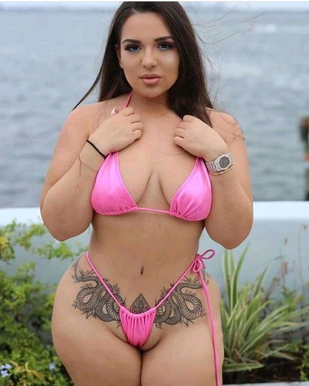 That fat puss-puss needs some attention