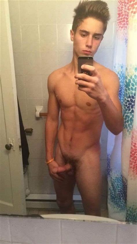 COMME QUOI BEAU MEC PAS GRAND SEXE