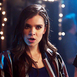 Seductive Hailee Steinfeld II