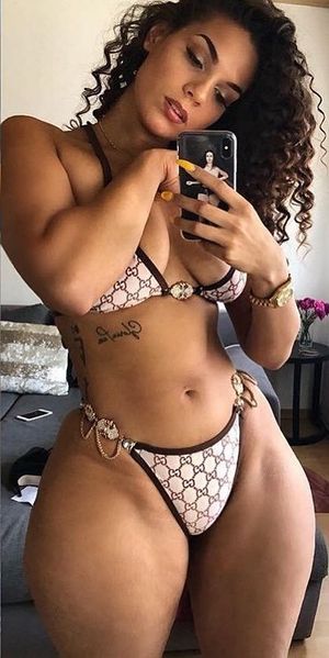 SUPER HOT BIKINI BABE