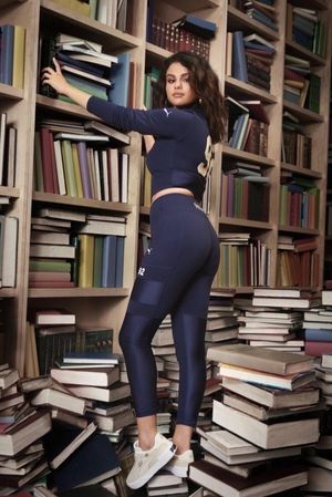 Selena wants to be fucked against these books