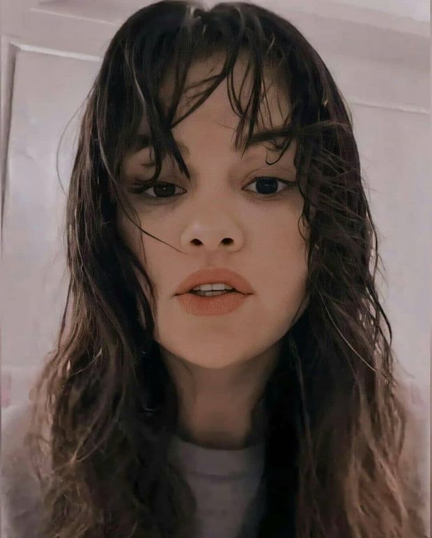 Selena with matted hair