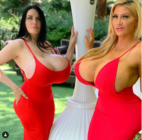 huge tits brunnette