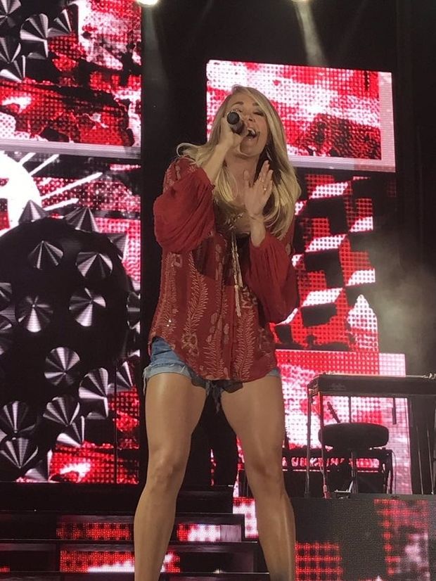 Carrie’s thighs in jean shorts