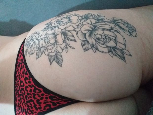 Pawg ass tattooed