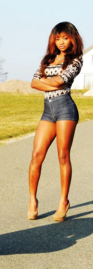 [ Attractice-Legged Landing Strip Babe ]