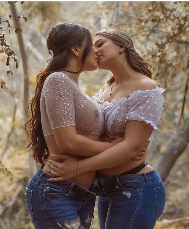 Big lesbian tits