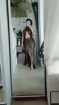 Hot babe Nyvi Estephan