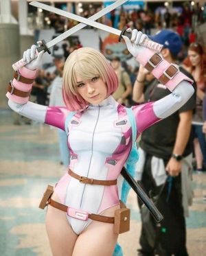 Amazing Gwenpool cosplay